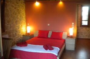 2 bedrooms, soundproofing, iron/ironing board, free WiFi - Pyrgos country home (Ιαλυσός)