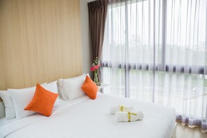 In-room safe, WiFi, bed sheets, wheelchair access