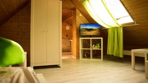 Romantisk hus, 5 soverom, balkong (incl. EUR 10 cleaning fee per person) | 5 soverom, allergitestet sengetøy, skrivebord og strykejern/-brett