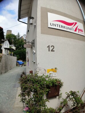 Romantic House, 5 Bedrooms, Balcony (incl. EUR 10 cleaning fee per person) | View from room - Unterkunft4you Ferienhaus Zum Burgfried (Usingen)