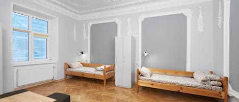 Iron/ironing board, free WiFi, bed sheets