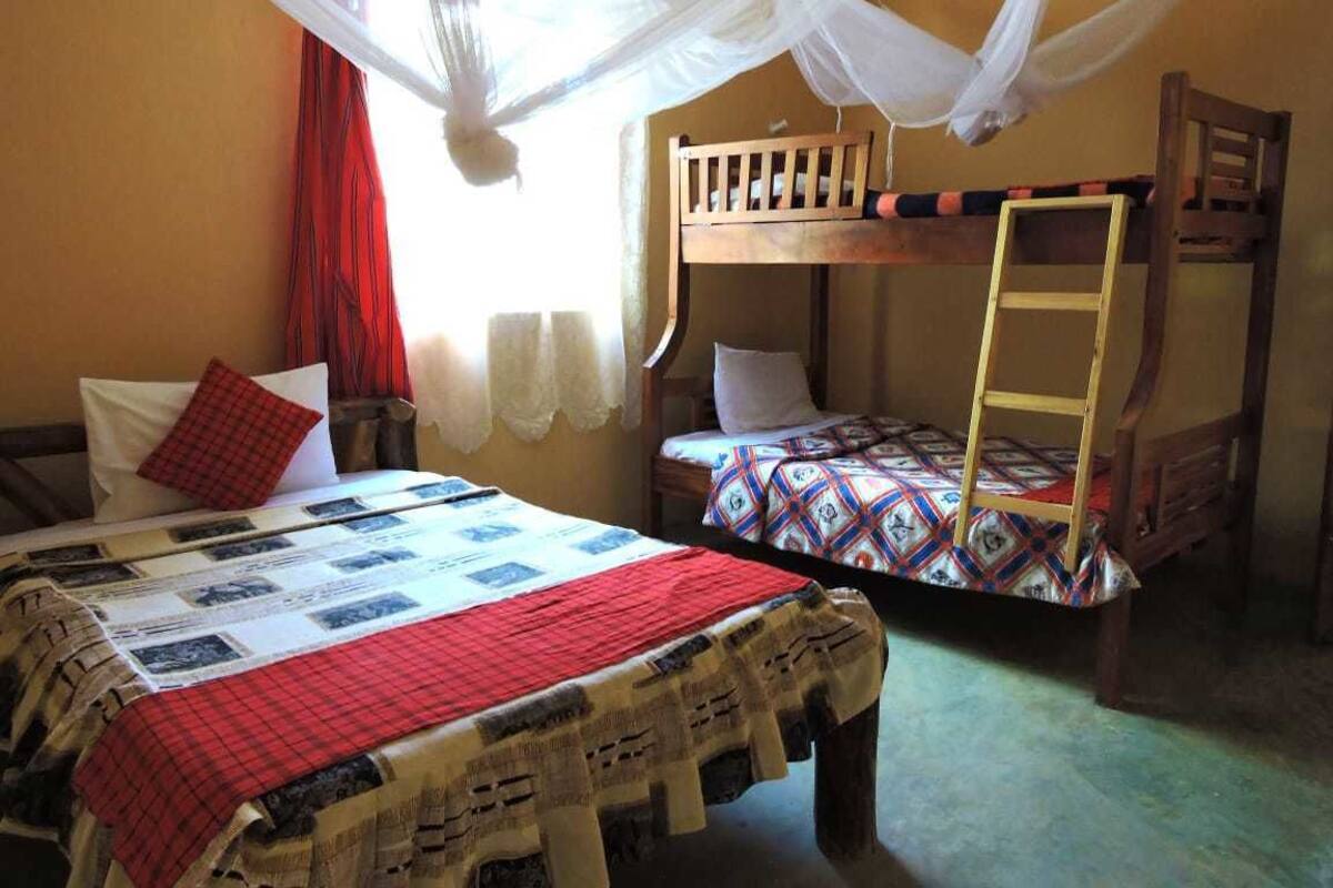Decoración personalizada, muebles diferentes, cunas y ropa de cama
