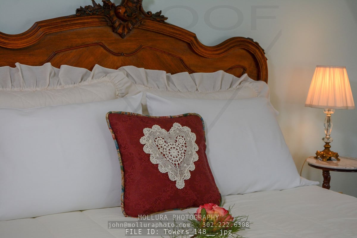 The Towers Suite | Individually decorated, individually furnished, free WiFi, bed sheets