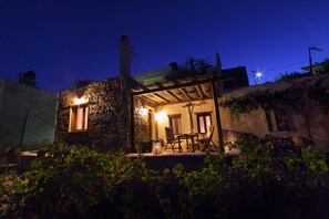 Terrace/patio - Traditional house for relaxing holidays! (Κουτσουράς)