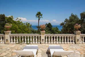 Terrace/patio - Villa Olea -private infinity pool, stunning sea views, fast internet, sleeps 10+ (Corfu)