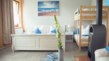 Familien-Vierbettzimmer, 1 Schlafzimmer | Kostenloses WLAN, BettwÀsche