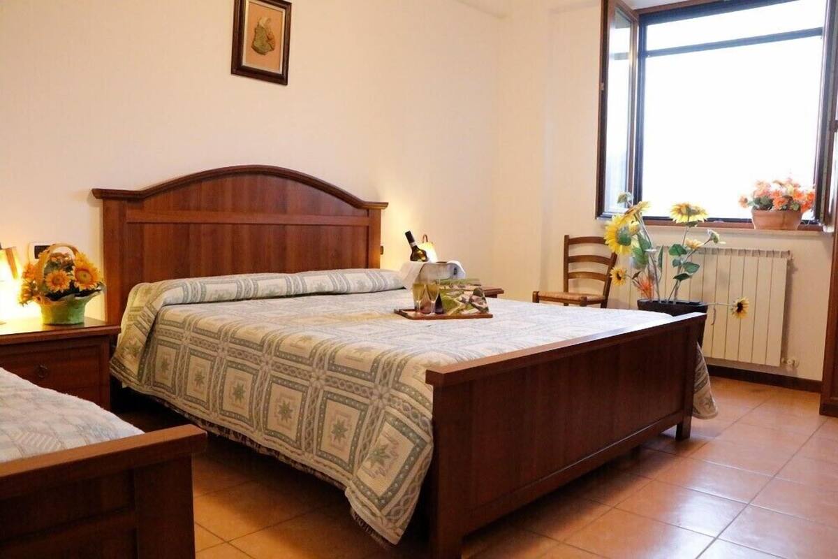 Kamar Triple | Tempat tidur bayi (biaya tambahan), Wi-Fi gratis, dan seprai linen