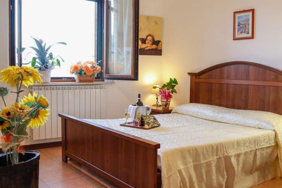 Kamar Quadruple | Tempat tidur bayi (biaya tambahan), Wi-Fi gratis, dan seprai linen
