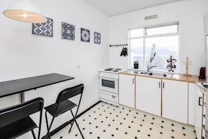 Design Apartment, 2 Bedrooms | Private kitchen