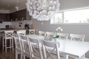 Appartement Familial, 4 chambres, sauna, côté montagne | Salle à manger