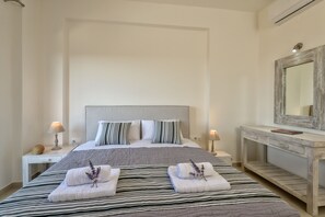 3 bedrooms, in-room safe, iron/ironing board, free WiFi
