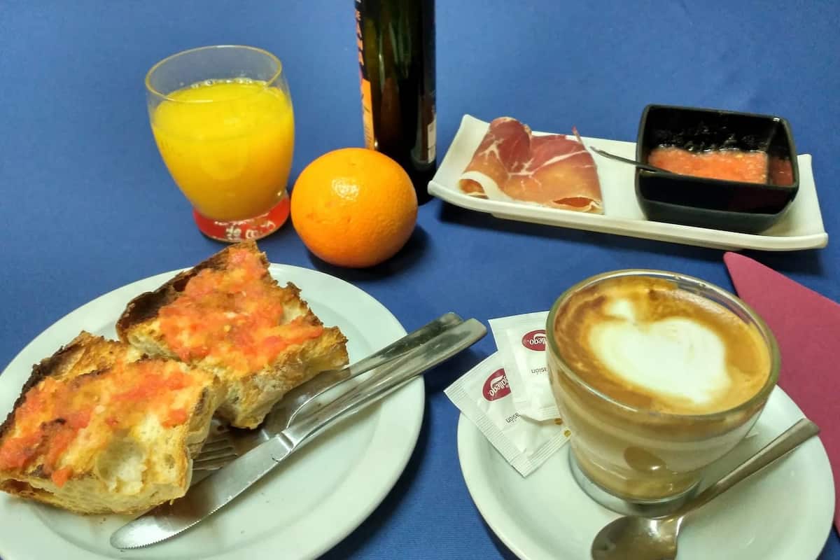 free daily continental breakfast