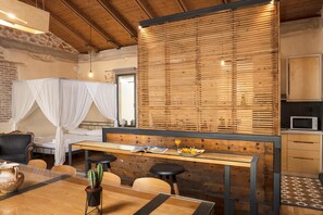 Dining - Evans House - Seaside Luxury Studio with veranda (Χανιά)