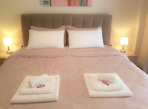 2 Schlafzimmer, schallisolierte Zimmer, Bügeleisen/Bügelbrett