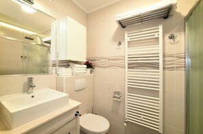 Apartment (1 Red heart) | Bathroom