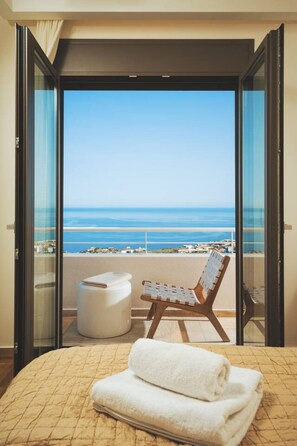 6 bedrooms, in-room safe, iron/ironing board, free WiFi