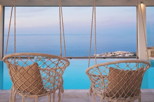 Absolute Privacy in this modern villa, with amazing seaview, private pool & BBQ