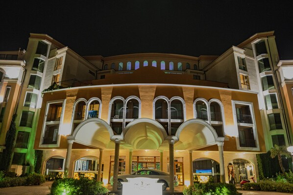 Exterior - MENADA pool view apartment in Sveti Vlas (Свети Влас)