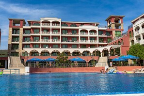 Outdoor pool - MENADA pool view apartment in Sveti Vlas (Свети Влас)