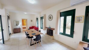 Dining - Eleanna villas. Villa Athena (Καβρός)