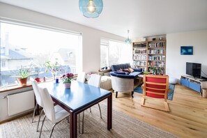 舒適公寓, 4 間臥室 | 起居區 | 電視