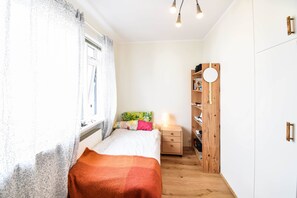 Comfort Apartment, 4 Bedrooms - Apartment H10 (Reykjavik)