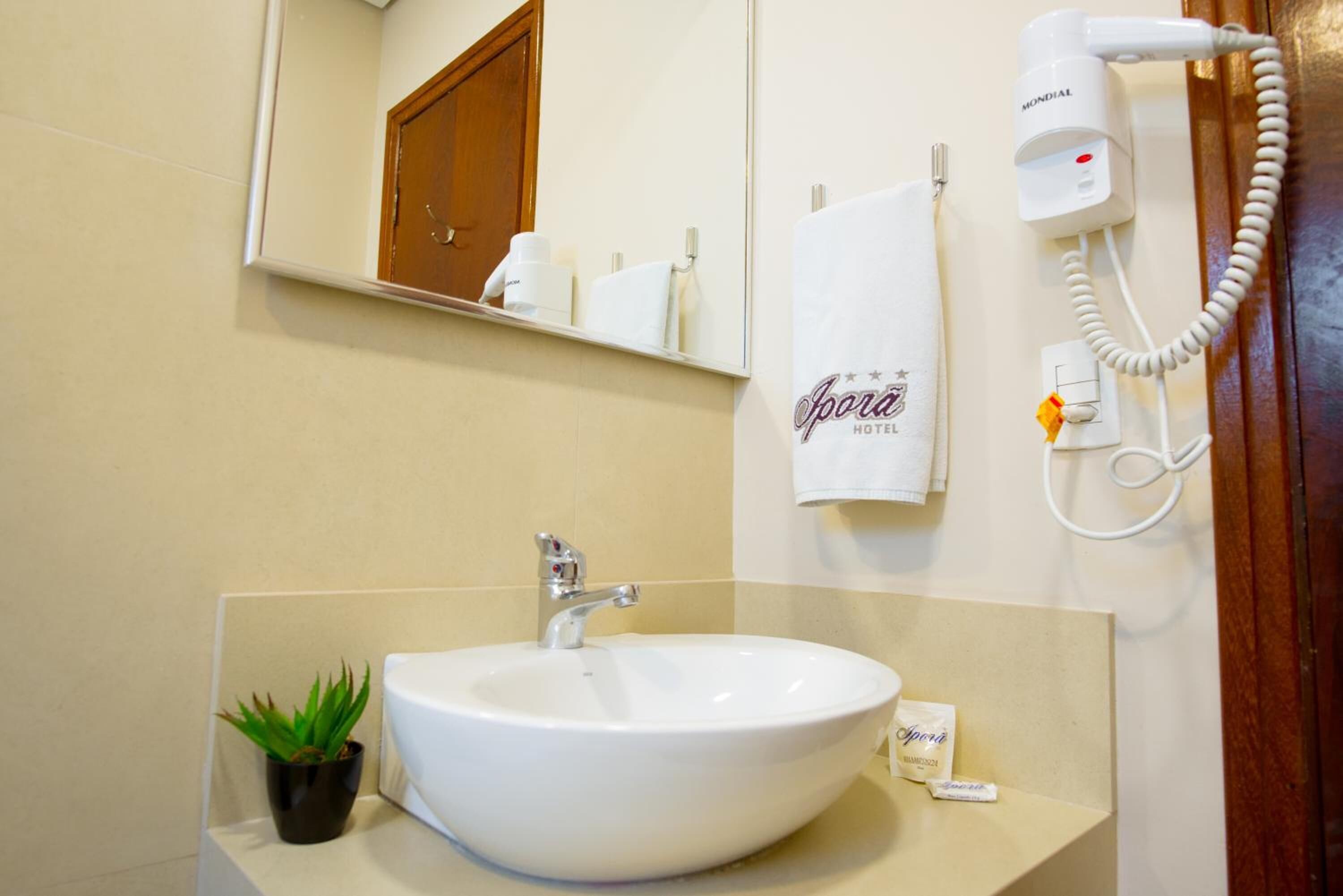 shower, towels, soap, shampoo