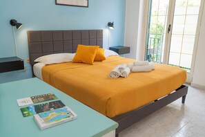 Basic Room | Desk, free WiFi, bed sheets - Palia's Hotel (Laino Borgo)