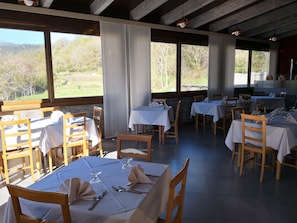 Mittagessen und Abendessen, regionale Küche