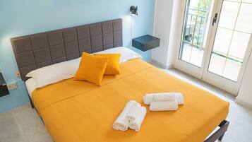 Basic Room | Desk, free WiFi, bed sheets