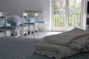 1 chambre, bureau, Wi-Fi gratuit, draps fournis