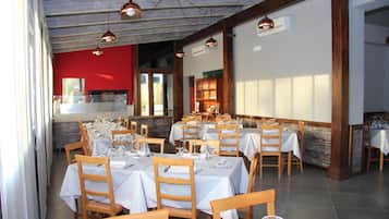 Lunch and dinner served, Regional cuisine