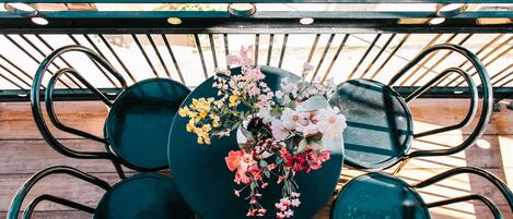 屋外ダイニングエリア