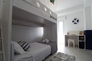 3 bedrooms, iron/ironing board, Internet, bed sheets