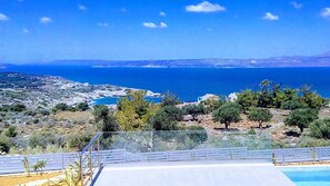 Outdoor pool, an infinity pool