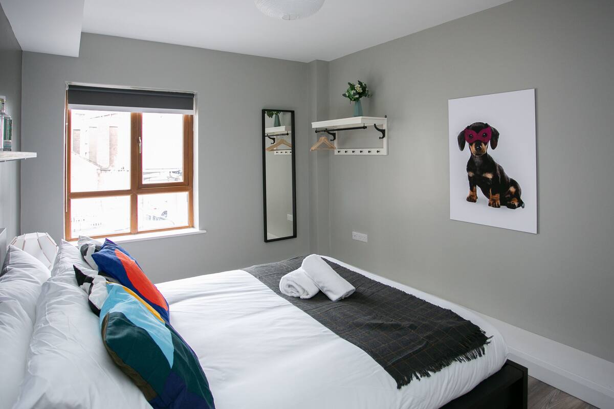 Premium Apartment, City View | Premium bedding, laptop workspace, blackout drapes, soundproofing
