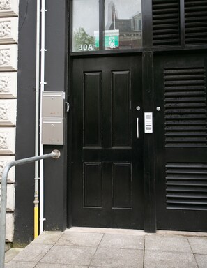 Property entrance - University Road Apartments (Belfast)