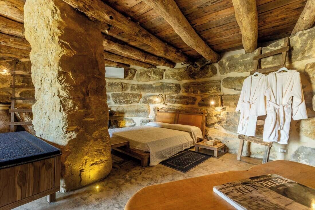 Deluxe-Suite | Hochwertige Bettwaren, Daunenbettdecken, individuell dekoriert