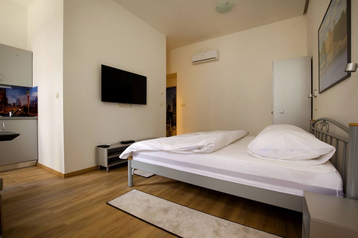 Classic Studio (London)