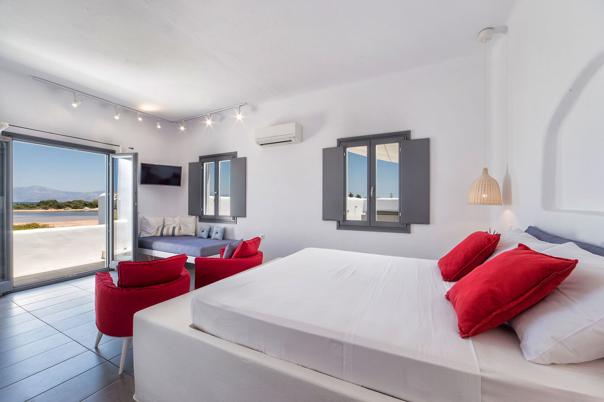 4 bedrooms, iron/ironing board, travel cot, free WiFi