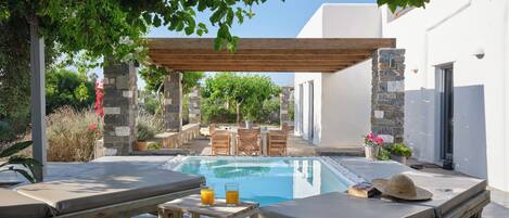 Outdoor pool, pool loungers