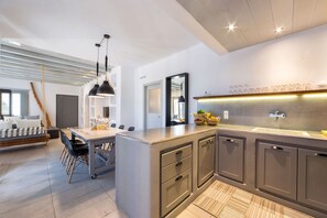 Fridge, oven, dishwasher, coffee/tea maker - 𝐒𝐞𝐚𝐒𝐚𝐥𝐭 𝐃𝐫𝐞𝐚𝐦 𝐕𝐢𝐥𝐥𝐚, 𝐒𝐚𝐧𝐭𝐚 𝐌𝐚𝐫𝐢𝐚 𝟓 𝐦𝐢𝐧 𝐟𝐫𝐨𝐦 𝐍𝐚𝐨𝐮𝐬𝐚 (Νάουσα)