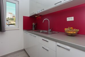 Family Apartment, Sea View (A3) | Private kitchen | Fridge, oven, stovetop, espresso maker - Apartments Bruno (Okrug)