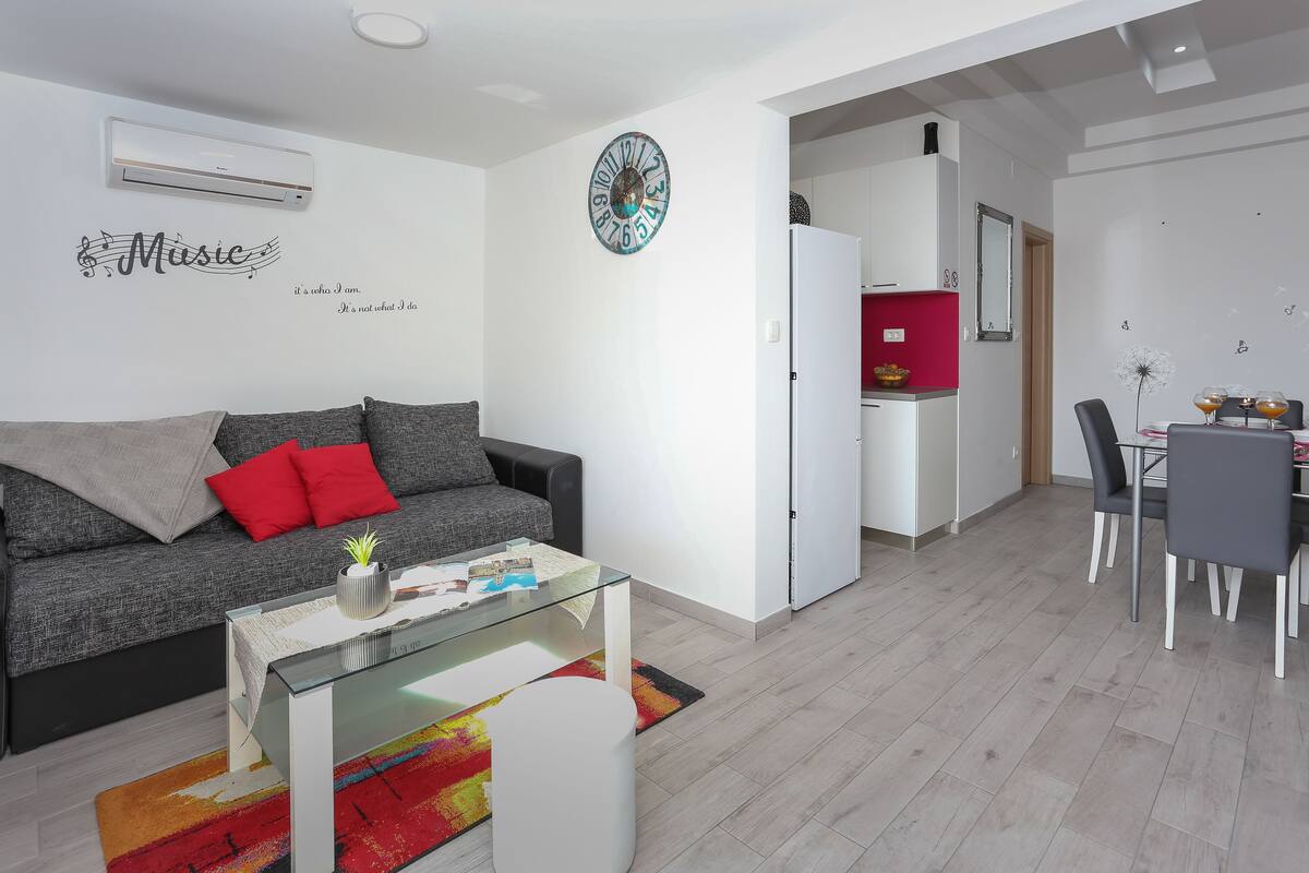 Family Apartment, Sea View (A3) | Living area