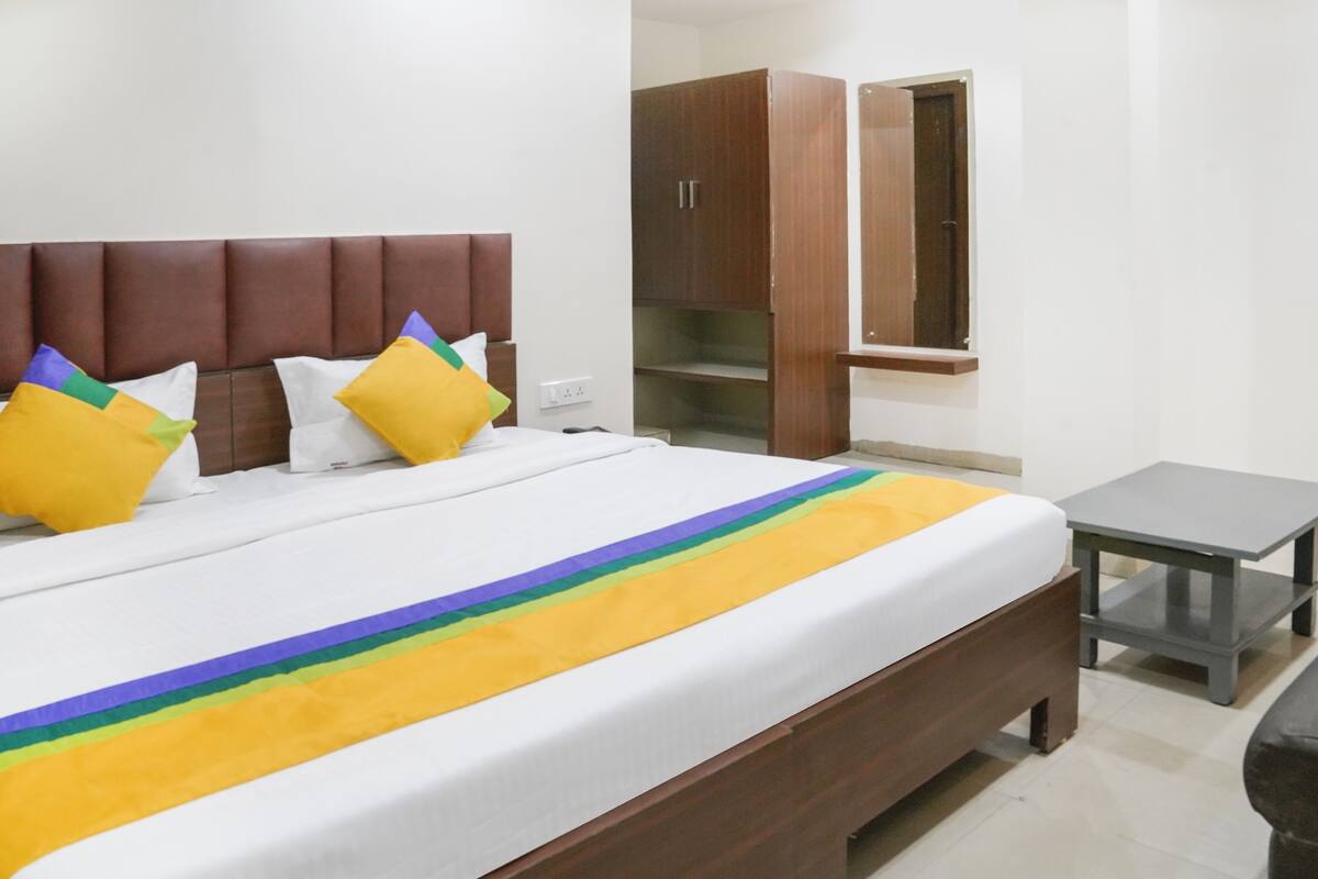 Iron/ironing board, rollaway beds, free WiFi, bed sheets