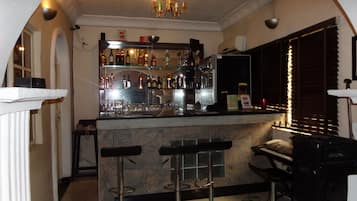 Apartment, 3 Bedrooms | Private kitchen | Electric kettle