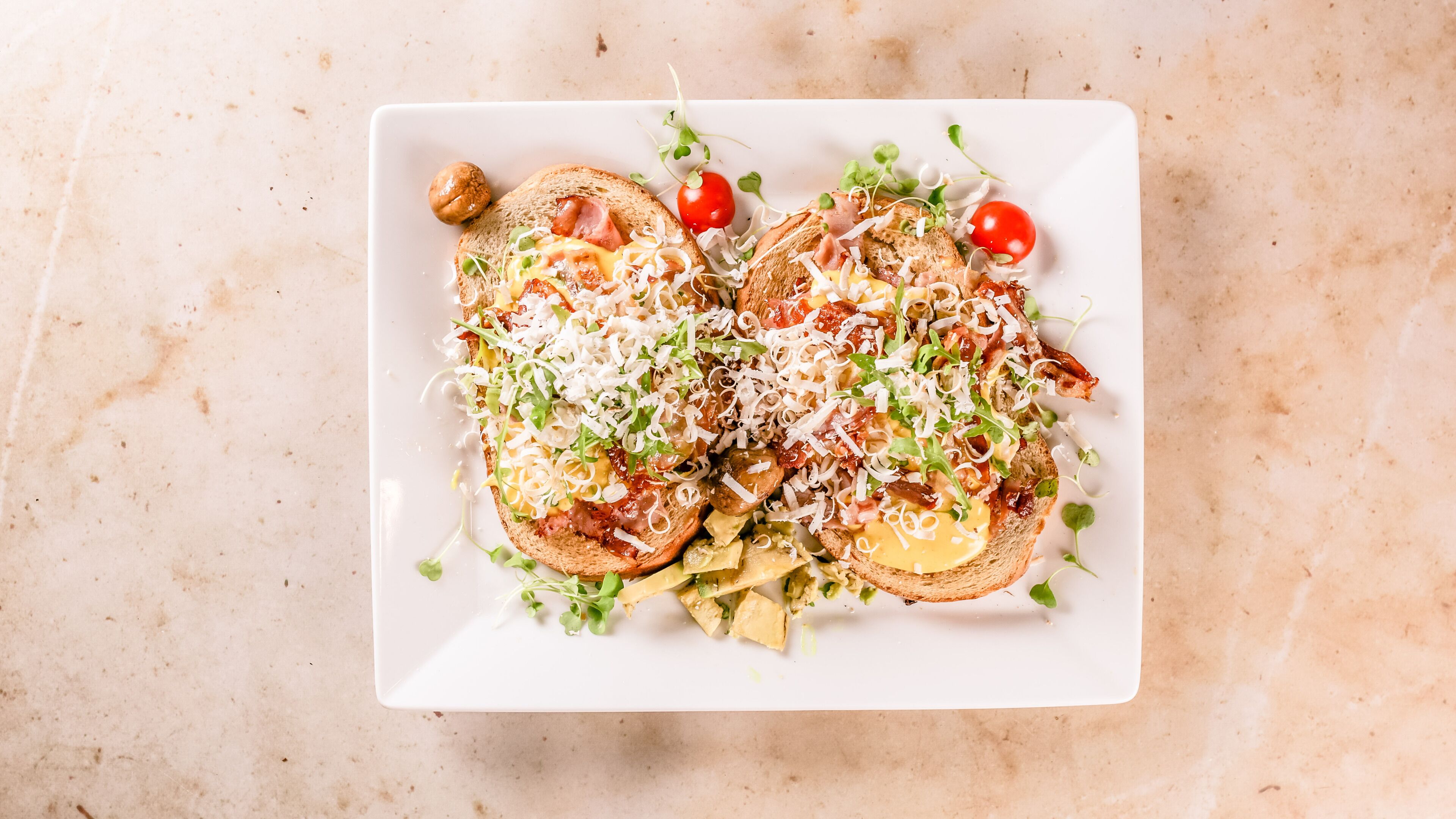 Photo - Deluxe Ploech