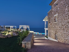 Imagen sin descripción, 2 de 37, botón