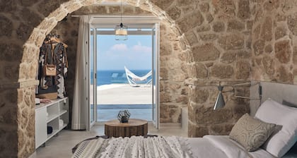 Arismari Luxury Villas - 4 Schlafzimmer Villa am Meer mit privatem Pool