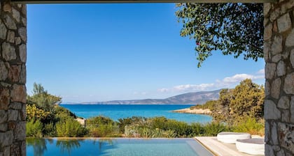 Villa Iris-Luxusvilla am Strand mit Pool